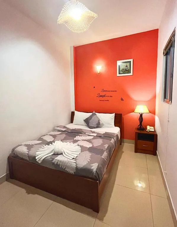 Superior Double Room — The Alley Saigon Hotel